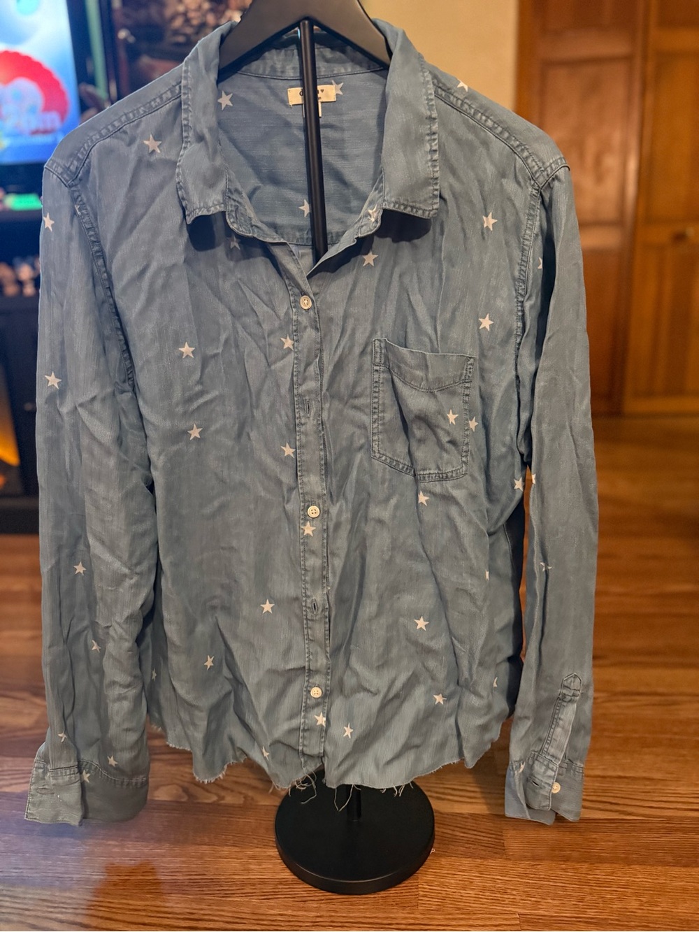 Ladies Blue Star-Print Button-Down Shirt